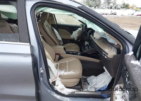 2022 Lincoln Corsair Standard z USA, uszkodzony, nr VIN 5LMCJ1D90NUL09310